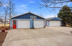 1106 E Van Buren St, Washington, IA 52353
