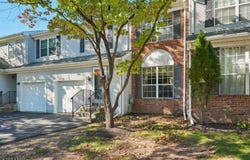 135 Grantham Dr, Franklin Twp., NJ 08873-6456