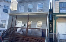 63 Arch St, Paterson City, NJ 07522-1756