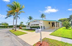 202 NW 52nd St, Deerfield Beach, FL 33064