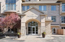 555 Oak Ridge Place, Hopkins, MN 55305