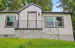 400 Hollywood Drive, Rossville, GA 30741