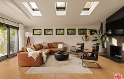 3936 Farley Ct, Studio City, CA 91604