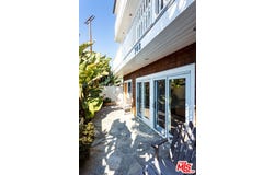 702 Pacific Ave., Venice, CA 90291