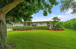 2060 NE Hoya Calle, Jensen Beach, FL 34957
