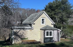 6 Merry Lane, Boothbay, ME 04537