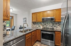 1002 Heritage Court E, Vadnais Heights, MN 55127
