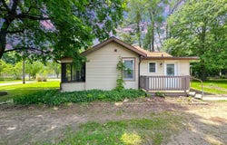 315 E Spruce Street, Marshall, MI 49068