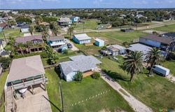 819 S Magnolia Street, Rockport, TX 78382