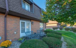 3232 Chestnut Drive, Flossmoor, IL 60422