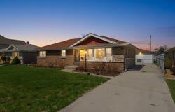 7824 W 74th Street, Bridgeview, IL 60455