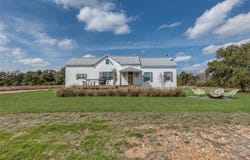 833 Fm 954, Round Top, TX 78954