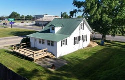 908 W Main St, Fairfield, IL 62837