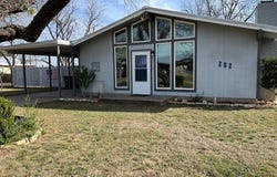 202 N Loop Dr, Brady, TX 76825