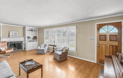 3112 Lakeview Dr, Louisville, KY 40205