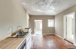 1010 South 40 Street, Omaha, NE 68105