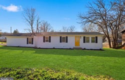 39 NIGHTINGALE Lane, SHEPHERDSTOWN, WV 25443