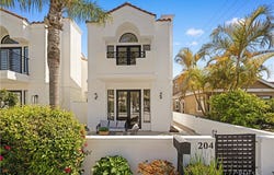 204 Lincoln Ave, Huntington Beach, CA 92648
