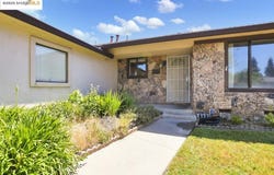 400 Rainier Dr, Lodi, CA 95242