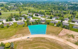 528 Rustic Ridge Dr, Brillion, WI 54110