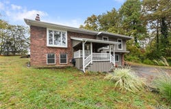 4121 Old Baumgartner Road, Oakville, MO 63129