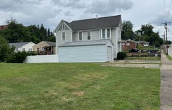 7 College St, Glenville, WV 26351