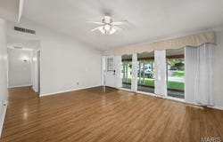 6 Country Lane, Florissant, MO 63033