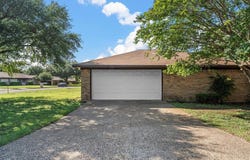 300 Travis Lane, Hewitt, TX 76643