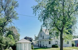 402 E 1st Ave, Beaver Creek, MN 56116