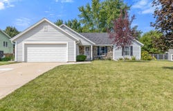 1119 Cottonwood St, Delavan, WI 53115