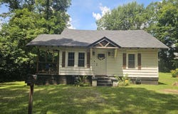 603 Avenue F, West Point, GA 31833