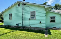 702 Harman, Pleasant Hill, IL 62366