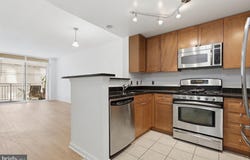 930 WAYNE Avenue, SILVER SPRING, MD 20910
