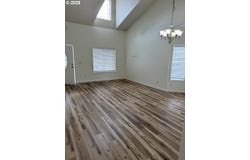 1987 NW 17TH St, Gresham, OR 97030