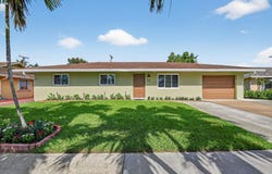 735 La Costa Way, Lantana, FL 33462