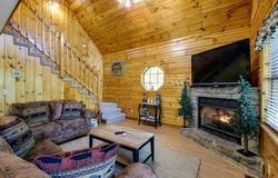 1656 Racoon Den Way, Sevierville, TN 37862