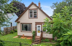 432 4th Avenue S, South Saint Paul, MN 55075
