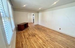 406 E 16th Ave, Hutchinson, KS 67501