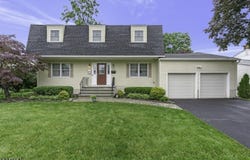 318 Ambrose Ave, Middlesex Boro, NJ 08846-1203