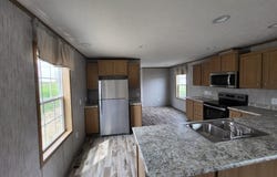 12 Teri Ln, Amwell, PA 15301