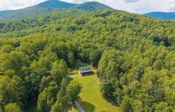 85 LOG MILL LN, NELLYSFORD, VA 22958