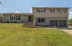 1063 Rolling Meadows Court, Bartlesville, OK 74006