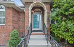 9513 E Greenbriar St, Wichita, KS 67226