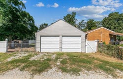 318 Locust St, Halstead, KS 67056