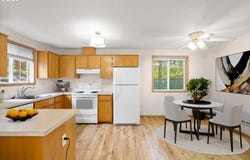1546 NE CLEVELAND Ave, Gresham, OR 97030
