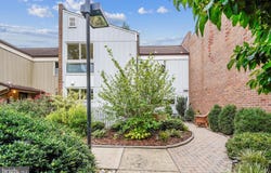 11579 LINKS DR, RESTON, VA 20190