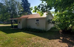 1725 County Road 633, Grawn, MI 49637