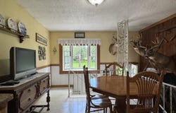 936 LAKEVIEW Drive, GREEN BAY, WI 54313