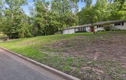 415 Lakeshore Dr, Palestine, TX 75801