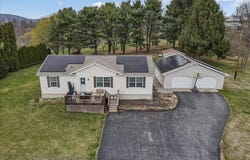 3954 Cedar Drive, Walnutport, PA 18088